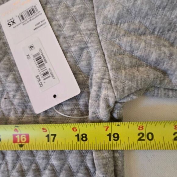 NWT Yogalicious Lux Womens Diamond Quilted Pullover Sweatshirt Heather Gray XS - Picture 10 of 13